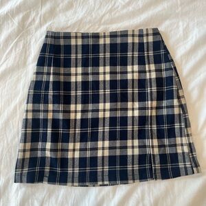 Brandy Melville Checkered Navy and Cream Mini Skirt